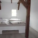 Alt-berliner Schwanenhof Dg Rechts