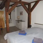 Alt-berliner Schwanenhof Dg Rechts * Lychen