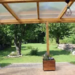 Alt-berliner Schwanenhof Dg Rechts *