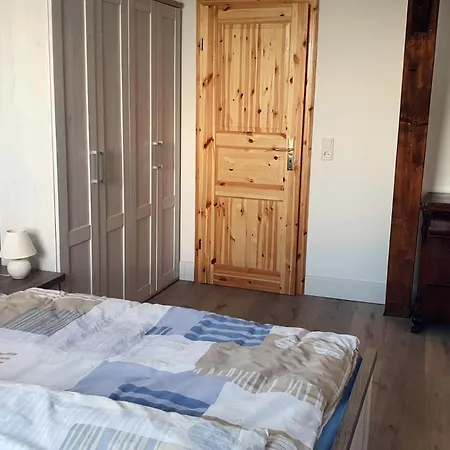 Alt-berliner Schwanenhof Dg Rechts *