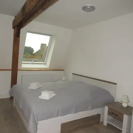 Alt-berliner Schwanenhof Dg Rechts * Lychen