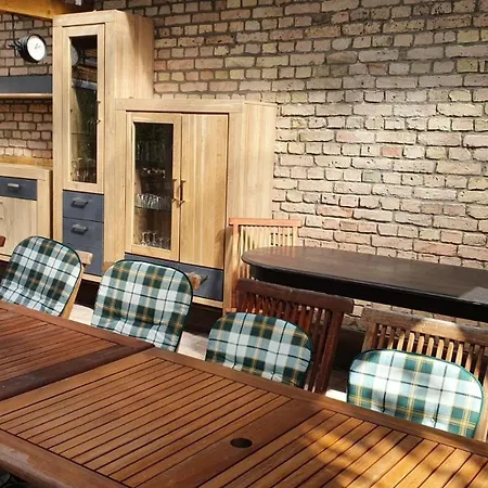 Alt-berliner Schwanenhof Dg Rechts Lychen