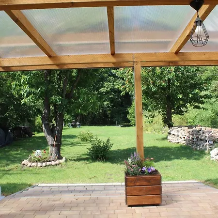 Alt-berliner Schwanenhof Dg Rechts *