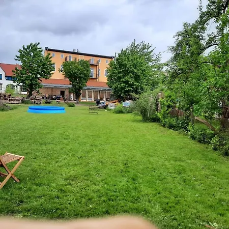 Alt-berliner Schwanenhof Dg Rechts * Lychen