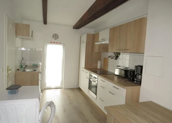 Alt-berliner Schwanenhof Dg Rechts Apartment Lychen