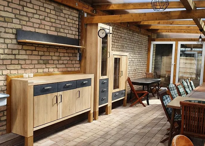 Alt-berliner Schwanenhof Dg Rechts Apartment Lychen