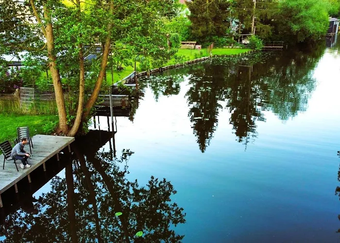 Apartment Alt-berliner Schwanenhof Dg Rechts *